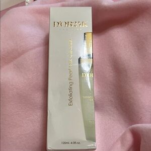 Exfoliating Pearl Milk Cleanser